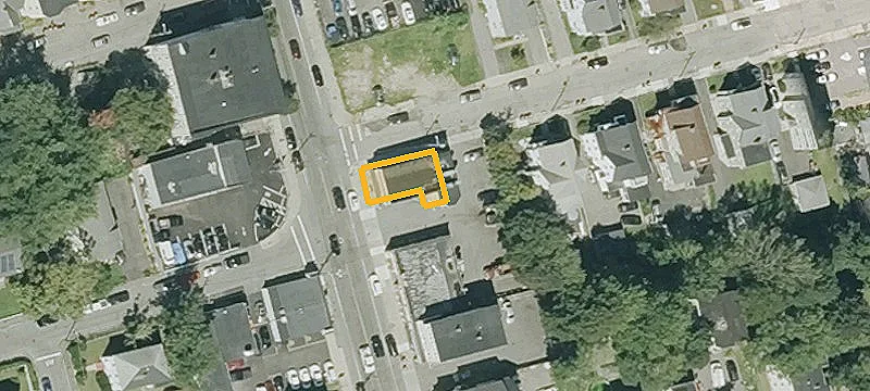 806 Main St
