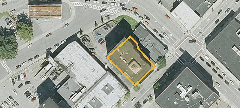660 Main St