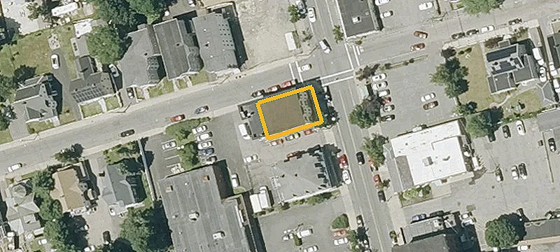 1073 Main St