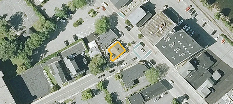196 Main St