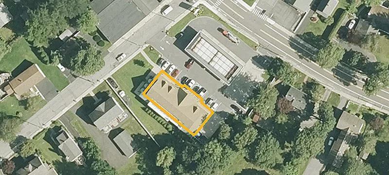 128 Main St