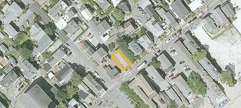 372 Commercial St