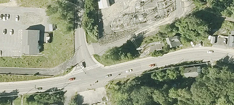 998 Main St