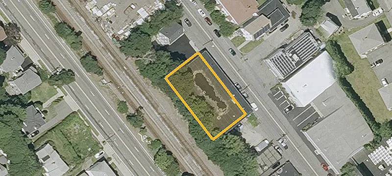 135 Old Colony Ave