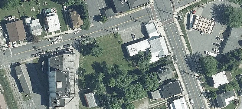 1148 Main St