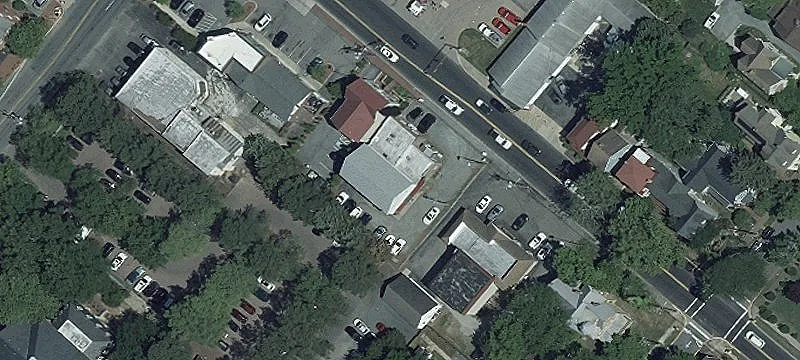 206 Maple Ave