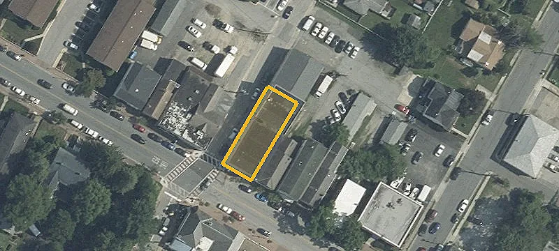 389 Main St