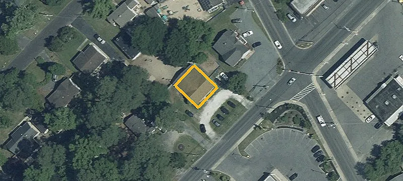 102 Camden Ave