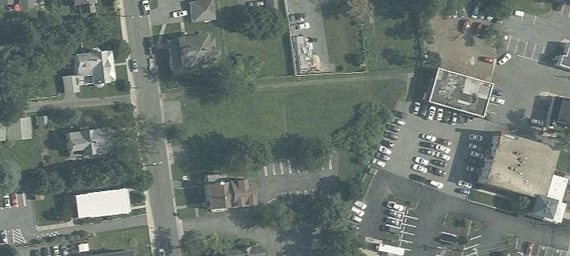 13 Park Ave