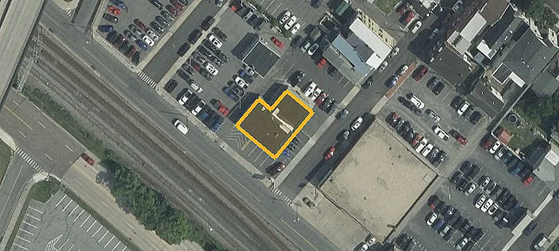 81 Henderson Ave