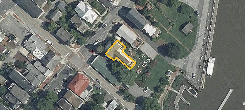 104 Bohemia Ave