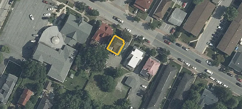 418 Main St