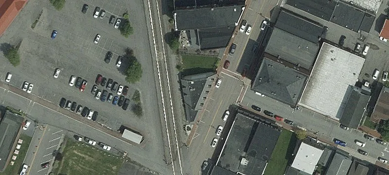 203 2nd St