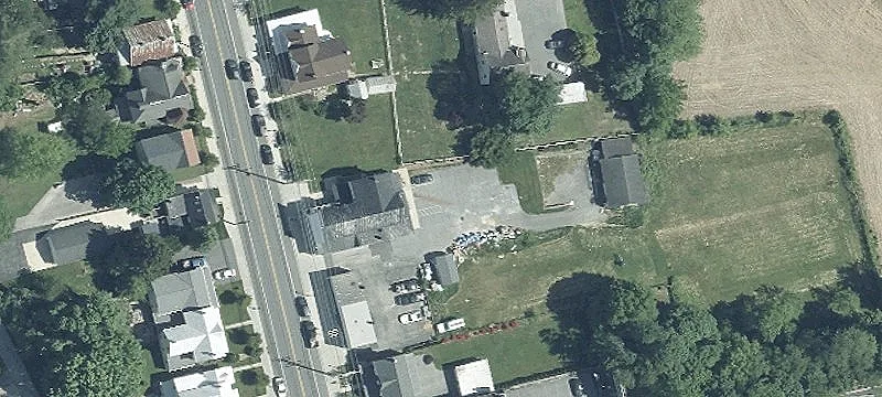 1011 Main St