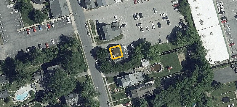 11 Newburg Ave