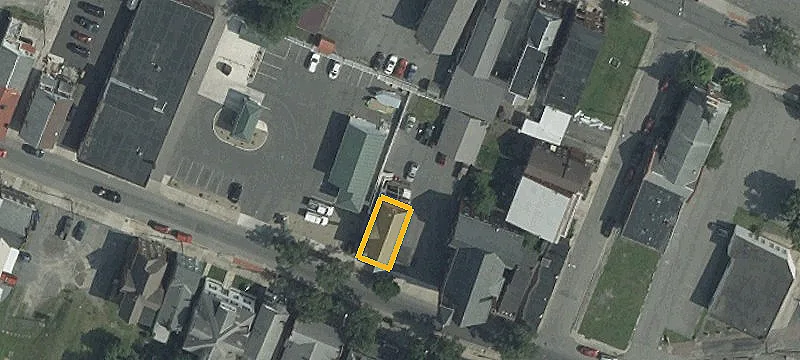 413 Mechanic St