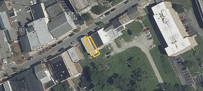 128 Main St
