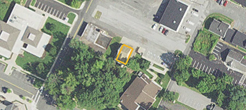 11 Locust Ln
