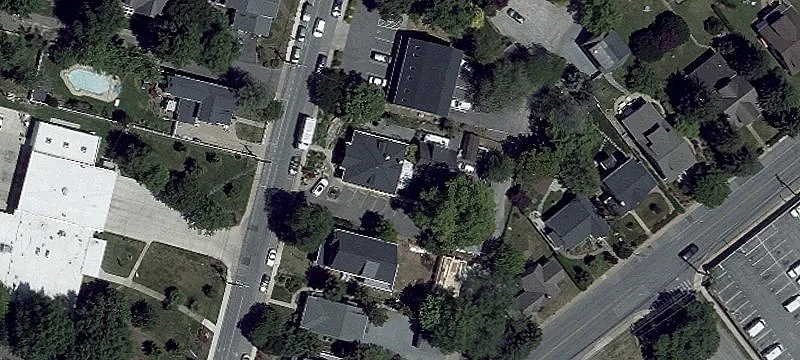 909 Bay Rdg Ave