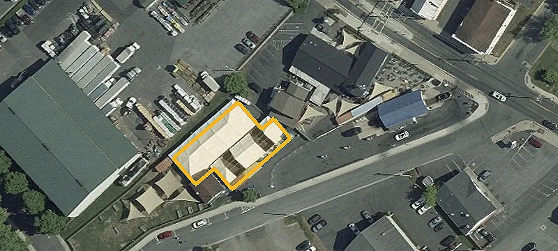 418 Main St