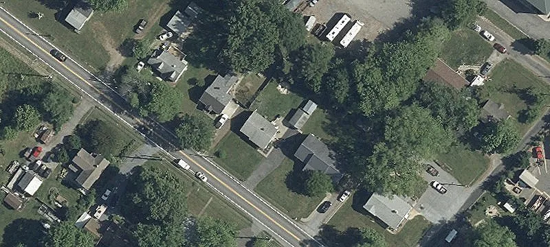 3943 Main St