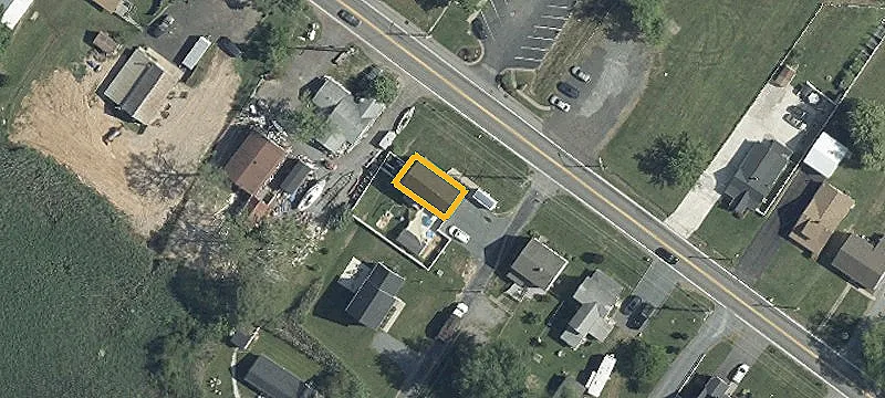 3724 Main St
