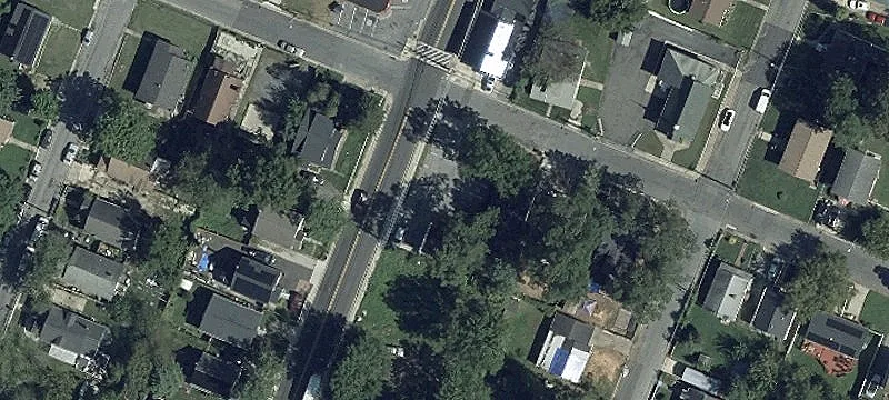 900 Larchmont Ave
