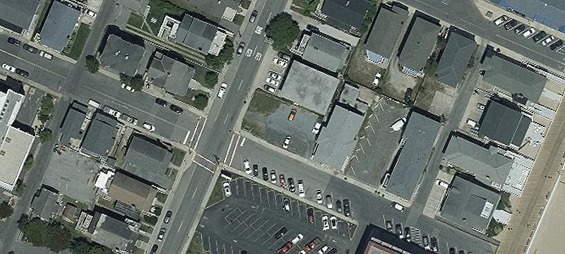 8 10th St