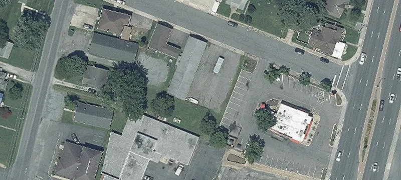 503 Henry St