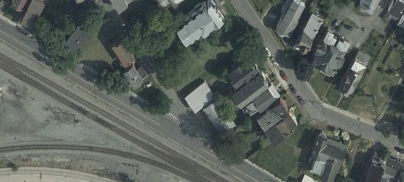 209 Henderson Ave