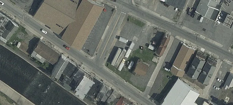 649 Mechanic St