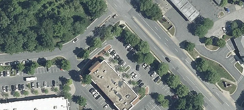 9351 Lakeside Blvd
