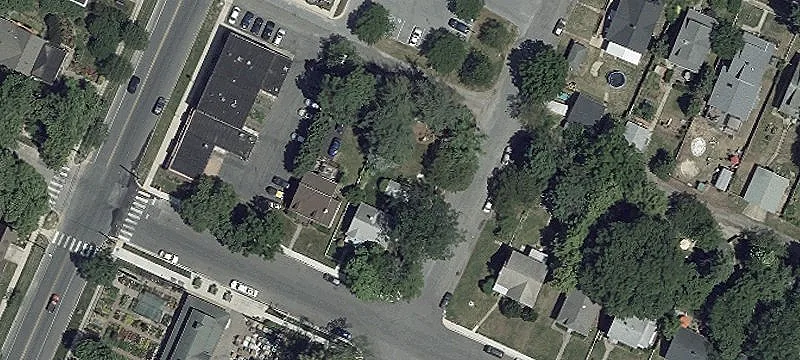8 4th SE Ave