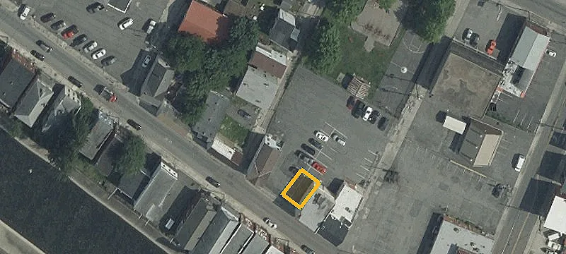 527 Mechanic St