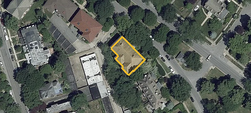 853 University Pkwy