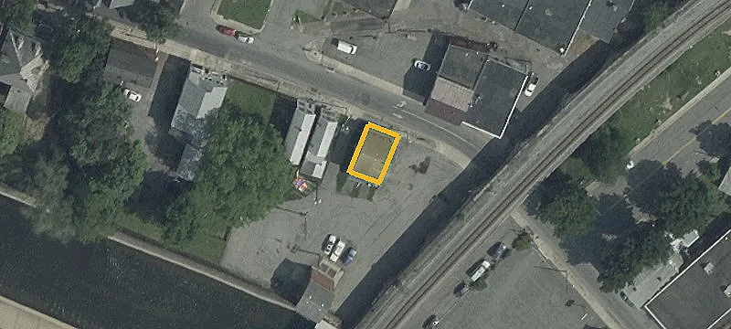 320 Mechanic St