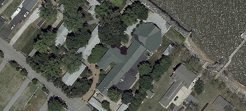 2076 Kurtz Ave