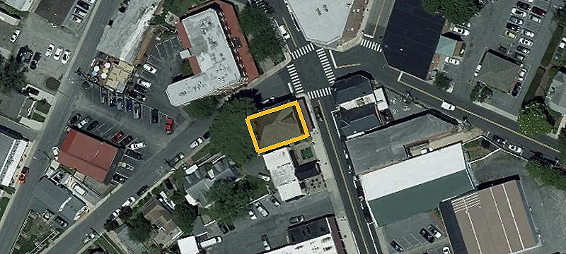 4 Main St