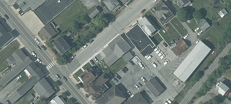 9 Middle St