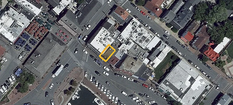 132 Dock St
