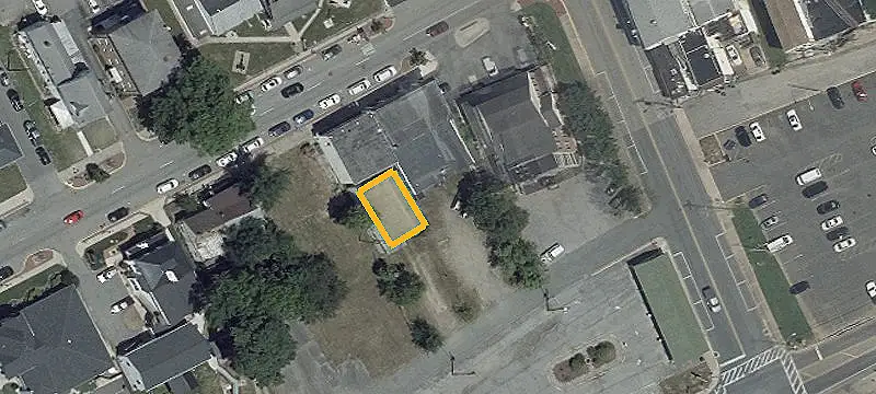 138 Main St
