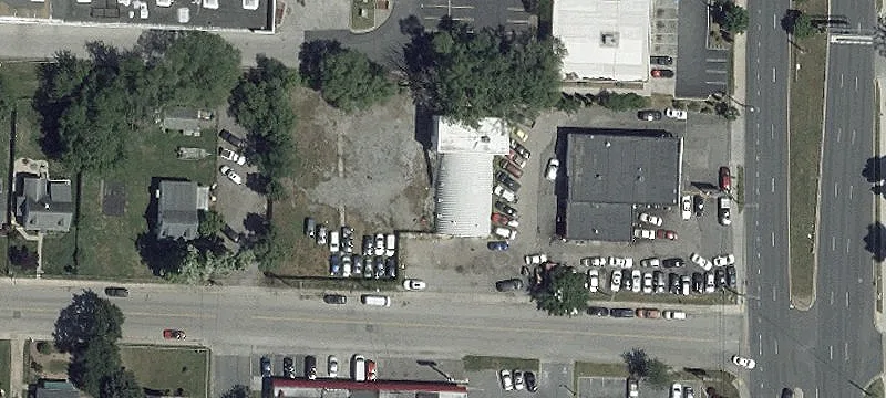 10 Vernon Ave