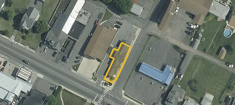 300 Main St