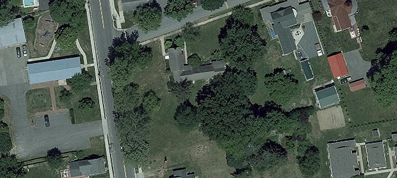 104 Maple Ave