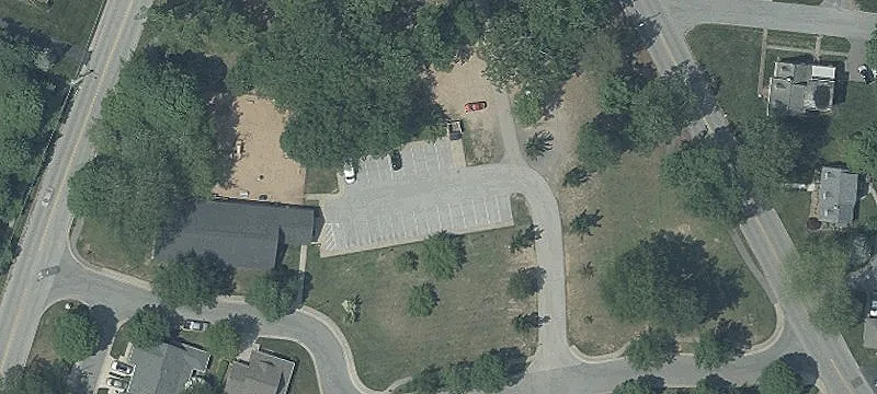 605 Rdg Ave