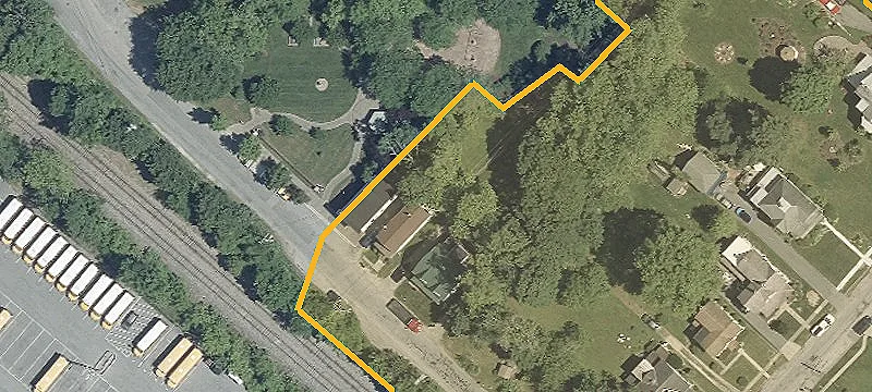 43 Railroad Ave
