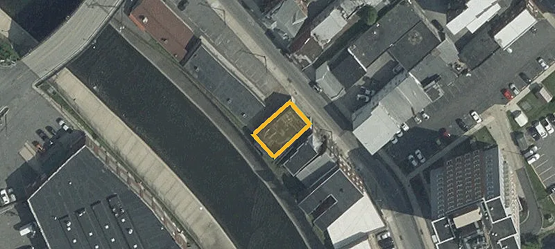 152 Mechanic St