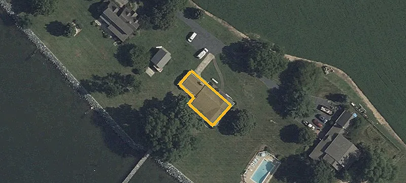 325 Strathmore Ln