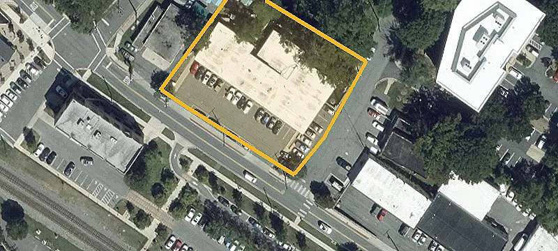 10501 Metropolitan Ave