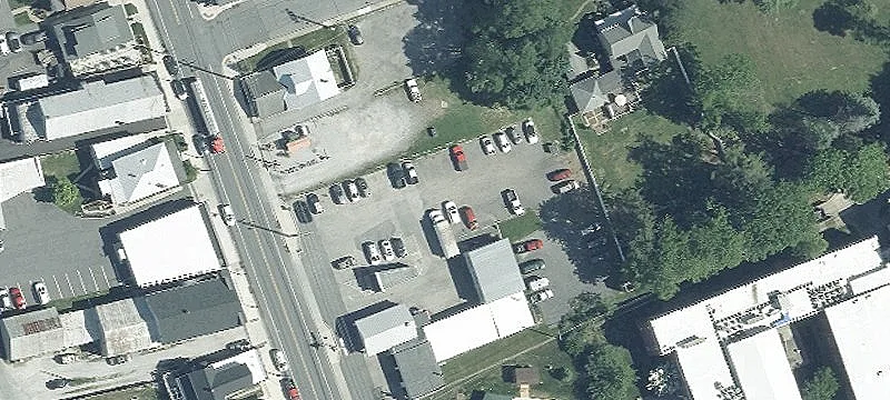 1221 Main St